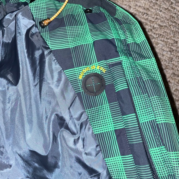 Bench Plaid Winter Coat - Picture 9 of 13